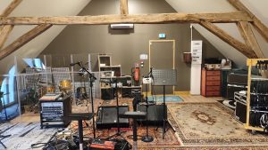 Grand plateau d'enregistrement pour résidence artistique et production musicale près de Nevers et Bourges